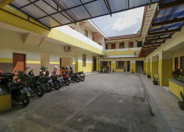 Reddoorz Plus @ Slamet Riyadi Surakarta 